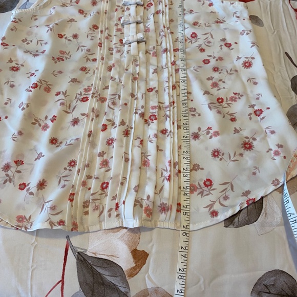 Lauren Conrad Floral Blouse - Picture 7 of 7